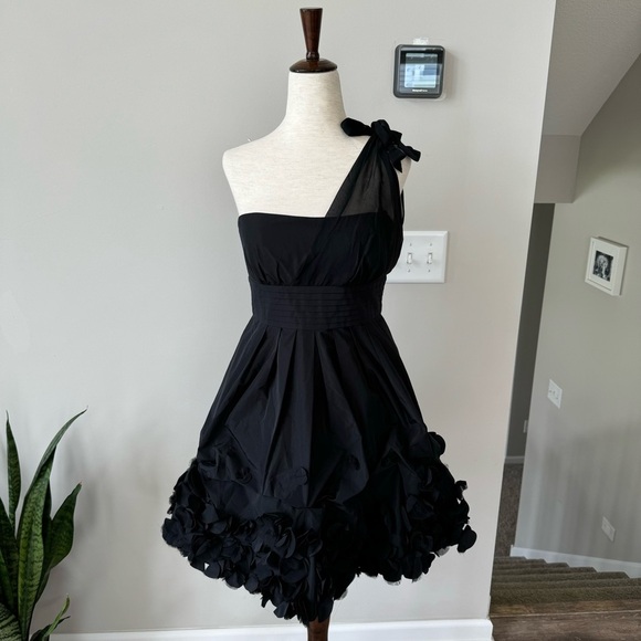 BCBG MAX AZRIA Soft-Shell Sheer ONE-SHOULDER TAFFETA DRESS Floral Hem - Black - Picture 11 of 14